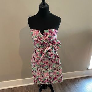 Perfect strapless floral mini dress